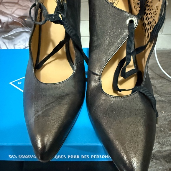 John Fluevog Black Leather Heels with Cutout Design - Picture 4 of 6
